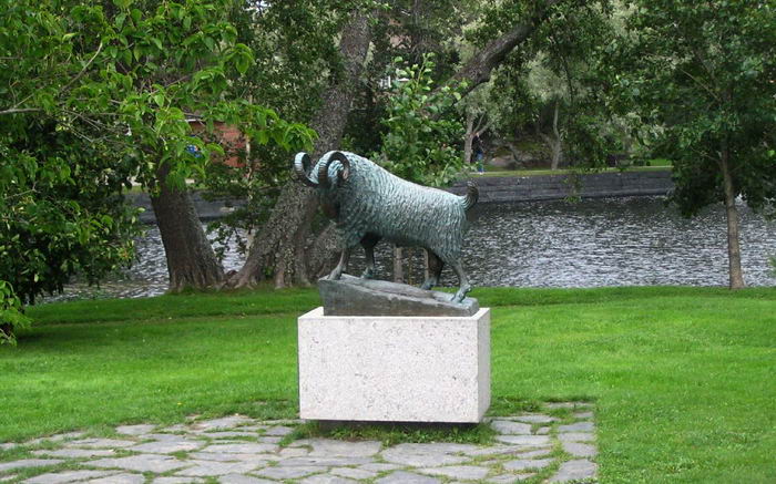 Памятник Черному барану в Савонлинне (Финляндия)