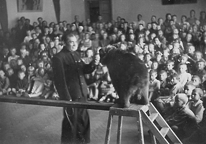 Выступление Театра зверей 1943 год